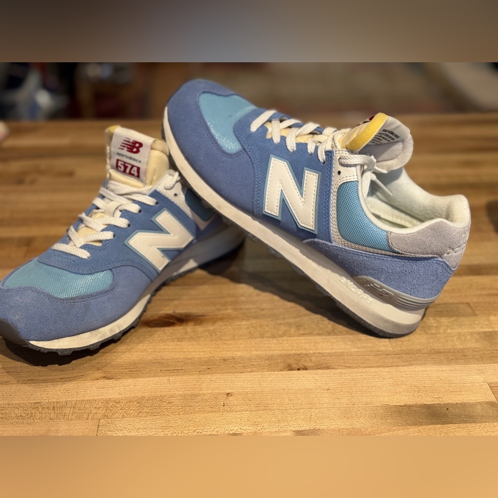 New Balance 574: only worn once in the house
Men’s 8.5 Wmn’s 10.5